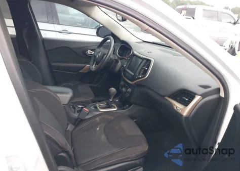 2017 Jeep Cherokee Latitude 4X4 from USA, damaged, VIN 1C4PJMCS2HW583857